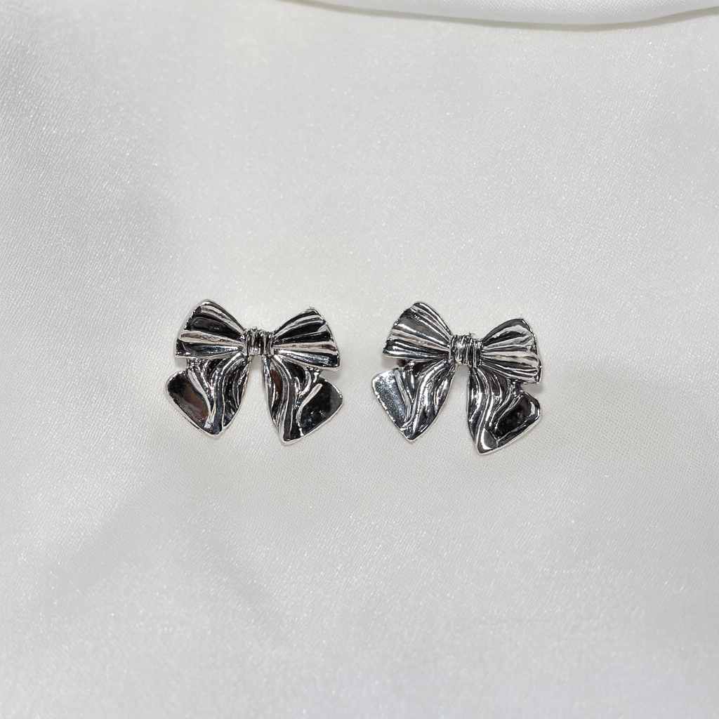 Golden Ginkgo Blossoms Stud Earrings (Anti-Tarnish Alloy)